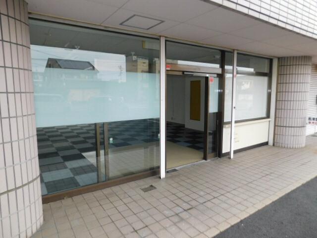 ワールドテラス貸テナント（111） 玄関