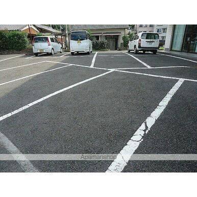 カンパニア西の土居（303） 駐車場