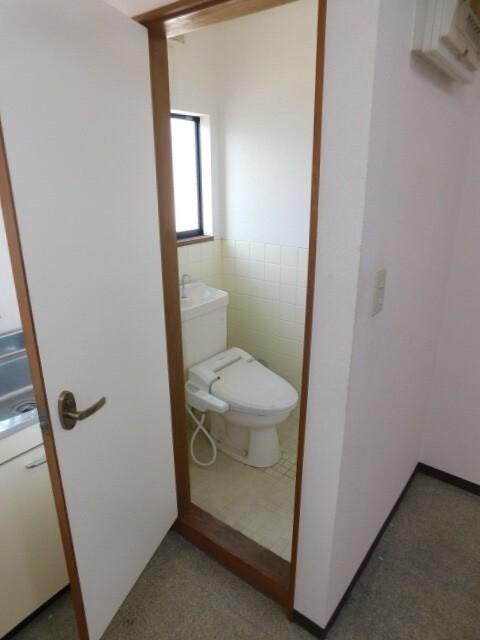 ヨンケンビル（2F　南） トイレ