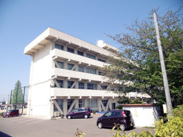 新居浜市立金栄小学校：1355m