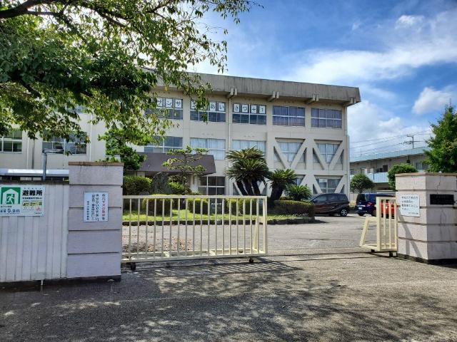 新居浜市立金子小学校：1369m