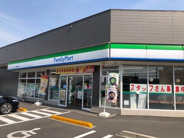 ファミリーマート新居浜中村店：152m