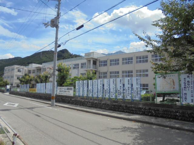 新居浜市立角野小学校：846m