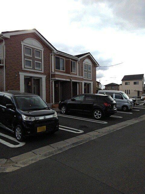 サンシャイン桜木（203） 駐車場