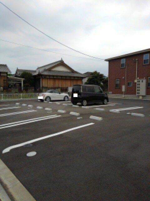 サンリットヴィラⅧ（202） 駐車場