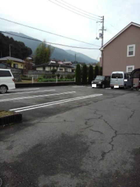 オーク・Ｋ（103） 駐車場