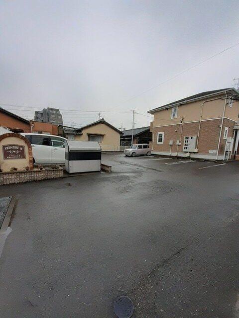 プランド−ル　Ｍ　Ｂ（102） 駐車場