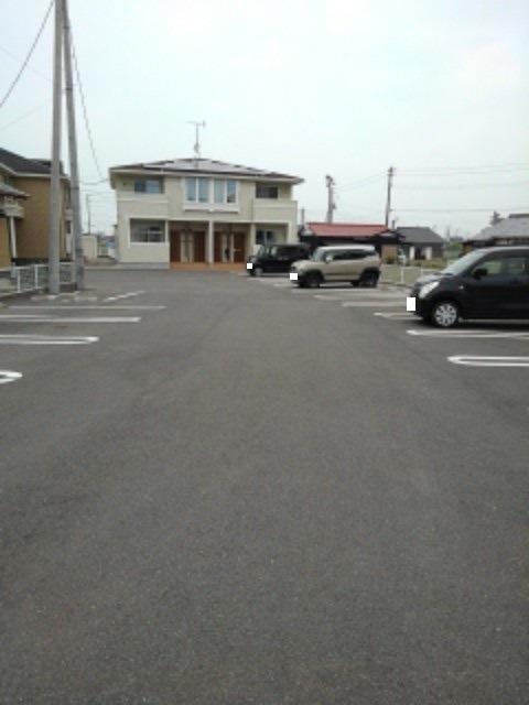 サンリットヴィラⅤ　Ａ（105） 駐車場