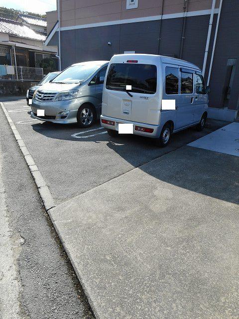 グレンデ・フレデリクス（103） 駐車場