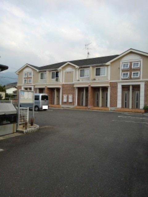 クレイドルＨ・Ｉ（103） 駐車場