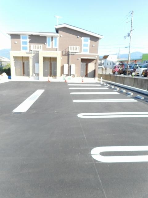 ｓａｌｔ　ｓｅｅ（103） 駐車場