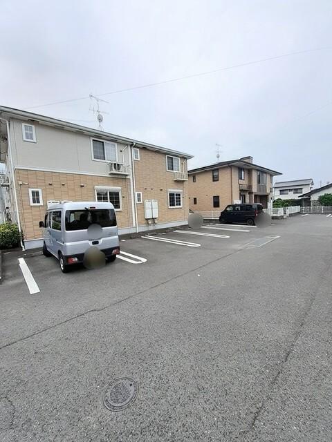 シュヴェスタ−　Ⅱ（102） 駐車場