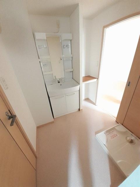 シュヴェスタ−　Ⅱ（102） 洗面