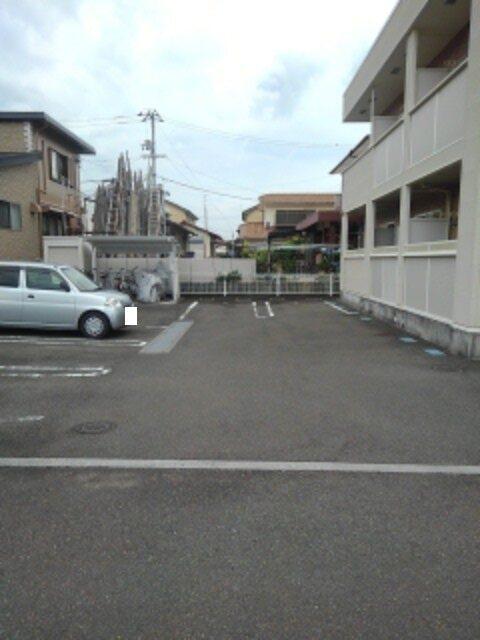 アトランティス上泉（101） 駐車場