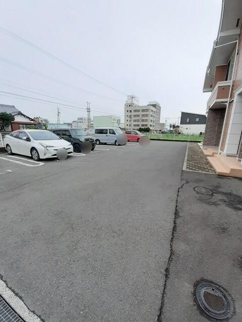 ソレイユ・アミュー北館（205） 駐車場