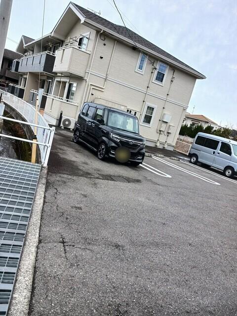 ローズ　クォーツ（103） 駐車場