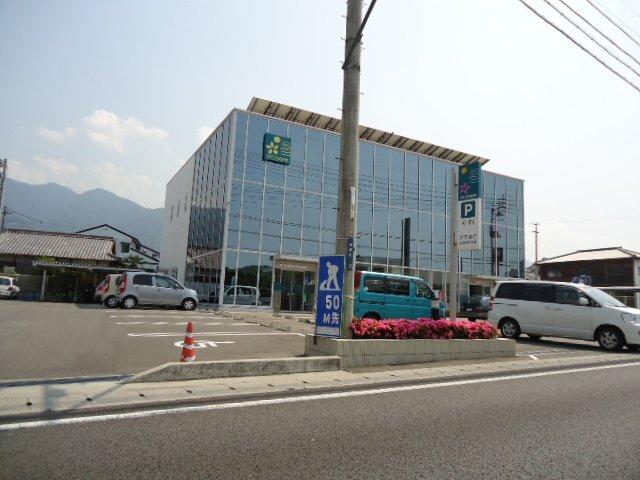 伊予銀行中萩支店：1371m