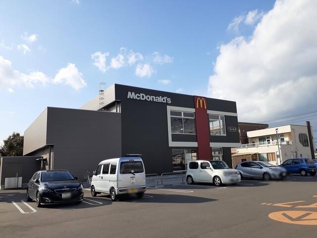 マクドナルド川東店：262m