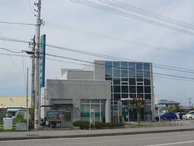 伊予銀行新居浜東支店：550m