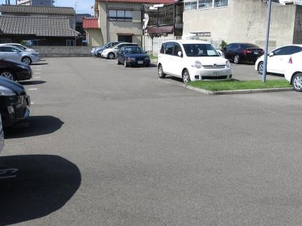 マリベール中須賀（603） 駐車場