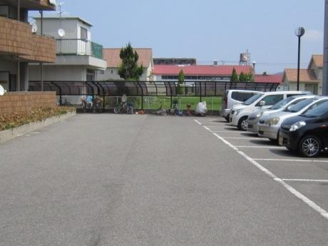 アイビー館（220） 駐車場