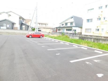 ベルク（104） 駐車場