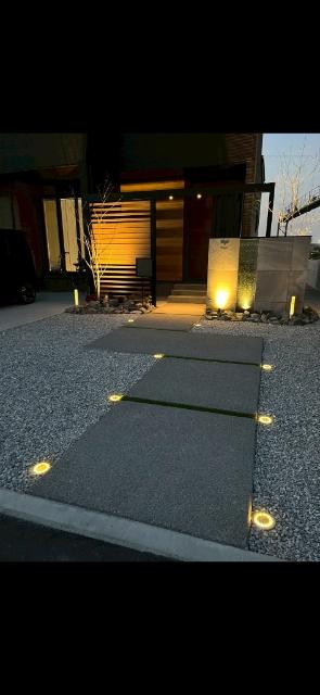 夜もライトアップ