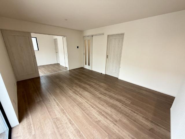 ハートフルタウン新居浜東雲町2丁目279番　A号棟 リビング