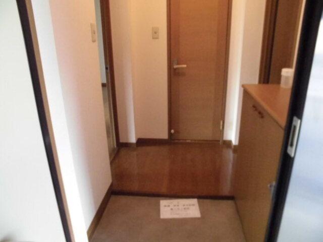 ヴァンベール神山　Ⅱ（302） 玄関