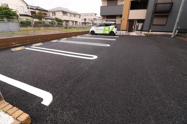 ジョイアポスト（103） 駐車場