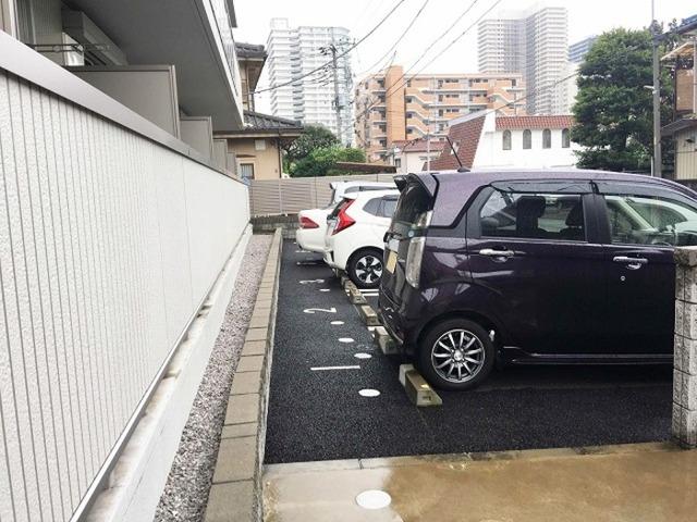 リヴィエール（202） 駐車場