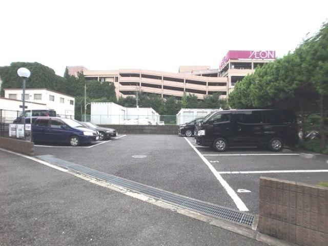 ドエル本町（201） 駐車場