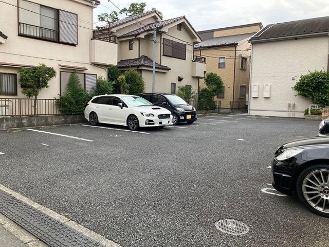 ハウスオブブランカ（102） 駐車場