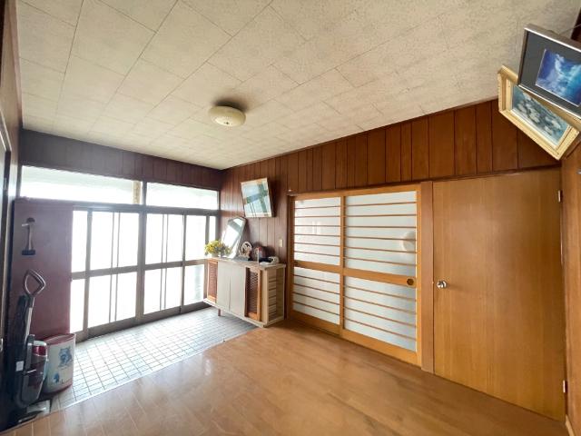 黒石市末広一戸建 玄関