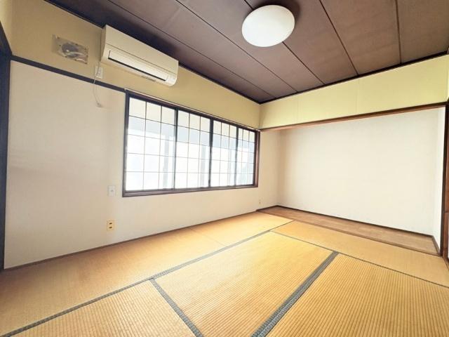 黒石市春日町一戸建 玄関