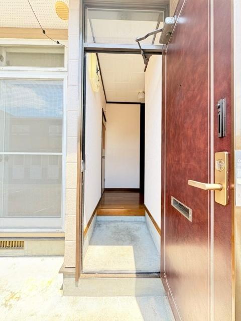ロイヤルハイツ美原町（メゾネット）（10） 玄関