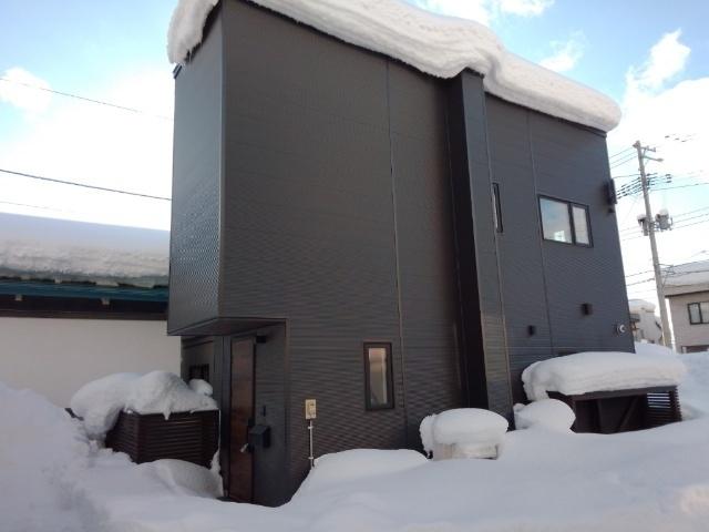 津軽尾上駅より徒歩6分 築5年9ヶ月 2階建の賃貸物件