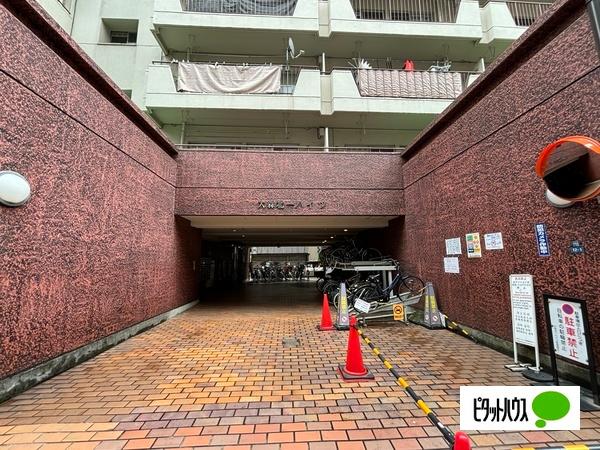 正面エントランス