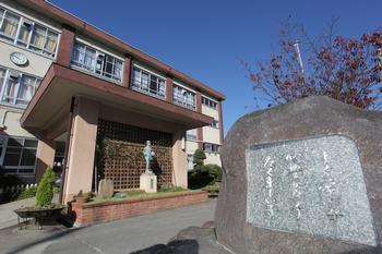 大阪市立大宮小学校：261m