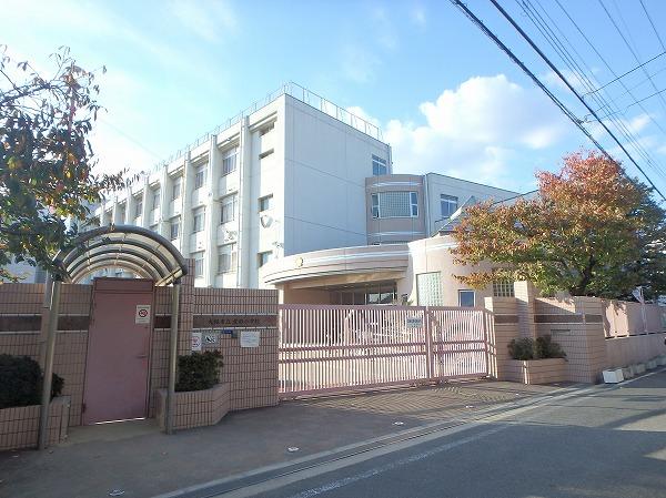 大阪市立古市小学校：406m