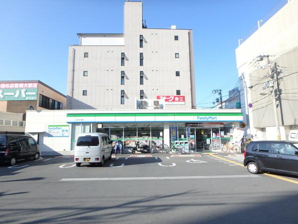 ファミリーマート生江三丁目店：383m