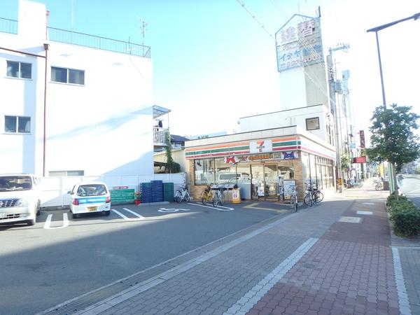 セブンイレブン大阪清水駅前店：242m