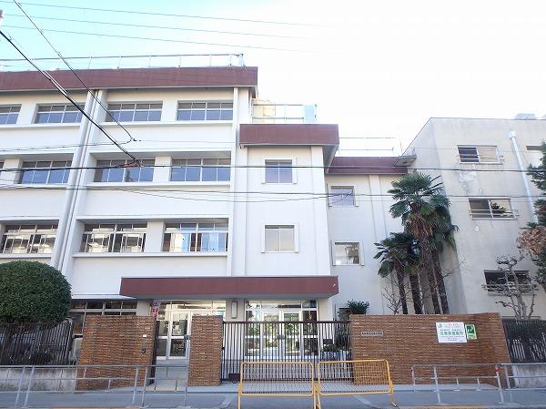 大阪市立清水小学校：227m