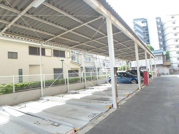 エバーグリーン旭（701） 駐車場