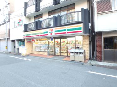 セブンイレブン大阪高殿2丁目店：266m