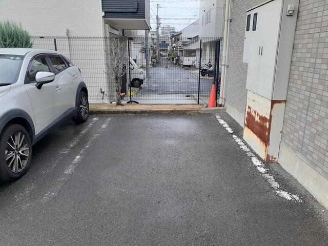マンション・グラース（202） 駐車場