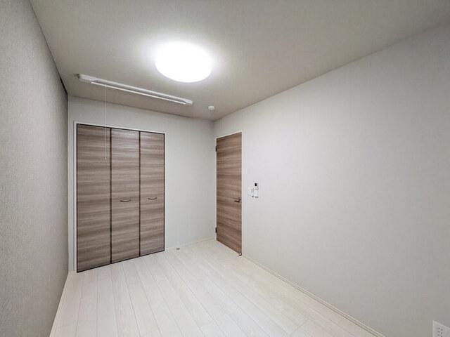 エタニティ江坂（101） 玄関