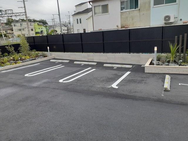アンジュ　ド　ボヌール　香里園（110） 駐車場