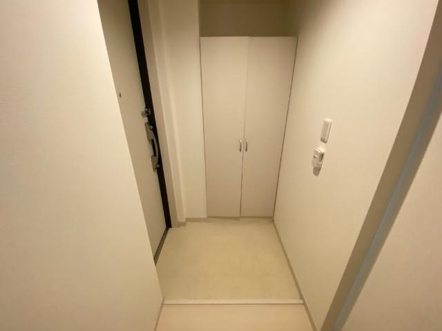 リブリ・メゾン中宮 玄関