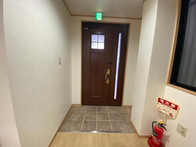 シャルル中宮 玄関